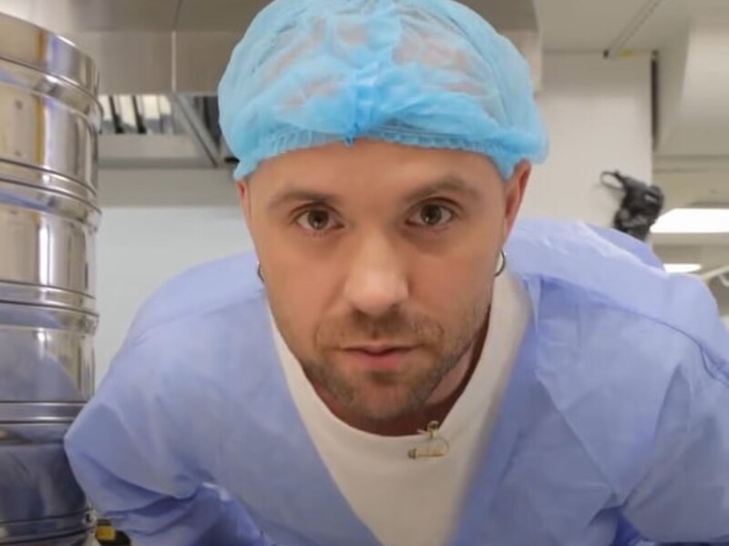 Кацурин освятил свой львовский ресторан, в котором в июле массово отравились люди