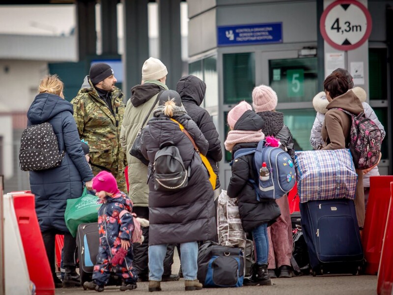 Стало известно, сколько украинских беженцев трудоустроены в Германии и сколько получают соцпомощь