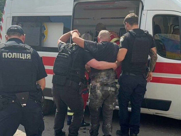 У Києві підозрюваний у скоєнні злочину пустив газ і підірвав квартиру. Постраждали правоохоронці