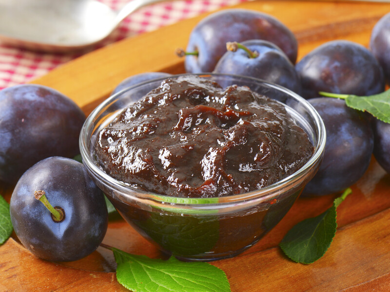 Возьмите эти три ингредиента – и сливовое варенье получится очень вкусным и сладким. Простой рецепт