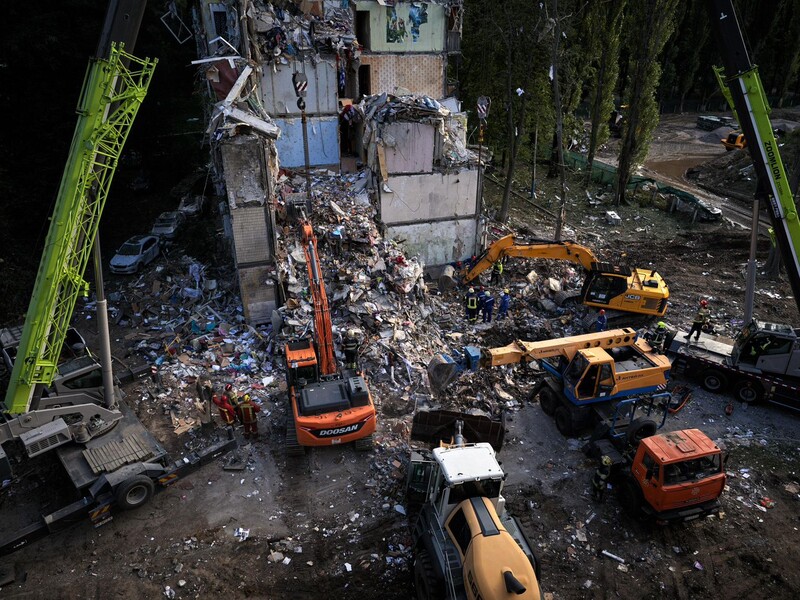 Возросло количество погибших в результате одной из самых смертоносных атак на Киев с начала войны