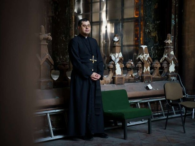 Костел Святого Миколая в Києві пережив пожежу, але може не пережити бюрократії – настоятель