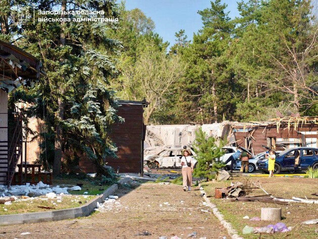 В результате авиаудара по Запорожской области повреждена база отдыха. Среди пострадавших – дети