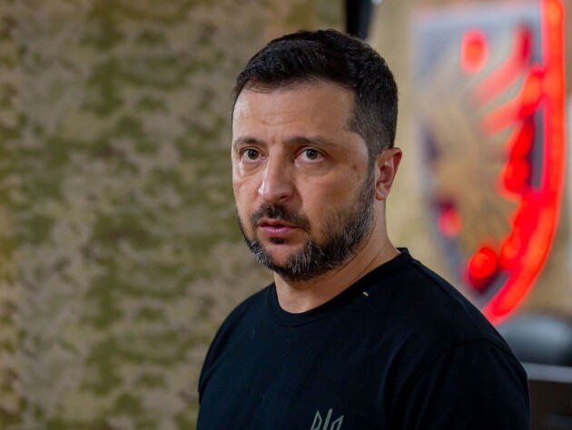 Довіра до Зеленського в Україні падає, але залишається досить високою – опитування