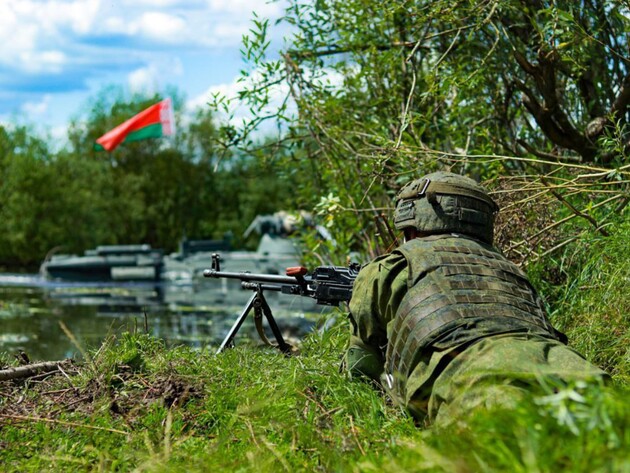 У Білорусі хочуть змінити закон про воєнний стан. Що це може означати для України?
