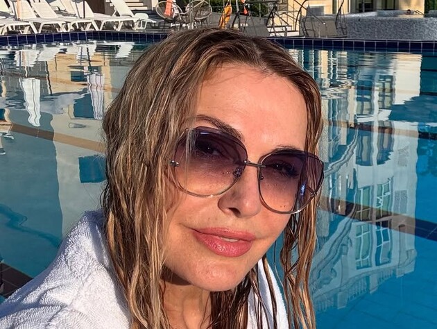 58-летняя Ольга Сумская в купальнике засветила идеальную фигуру. Фото