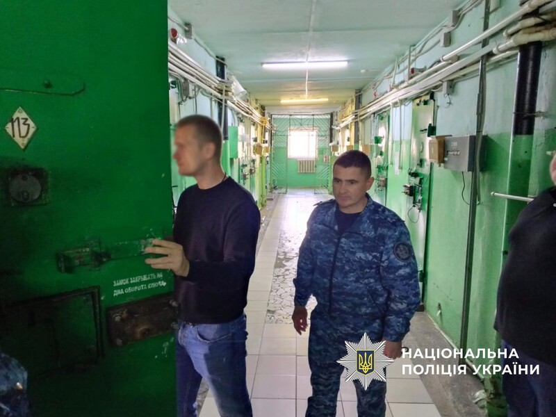 "Лично отдавал приказы". Экс-начальника СИЗО в Таганроге подозревают в пытках журналистки Рощиной 