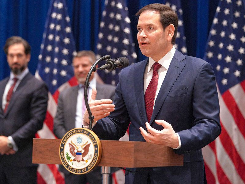 В США рассказали, когда Трамп определится с санкциями против России