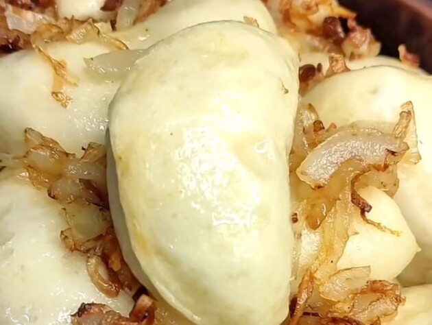 Добавьте это к муке – и вареники получатся невероятное пышные. Рецепт универсального теста на кефире