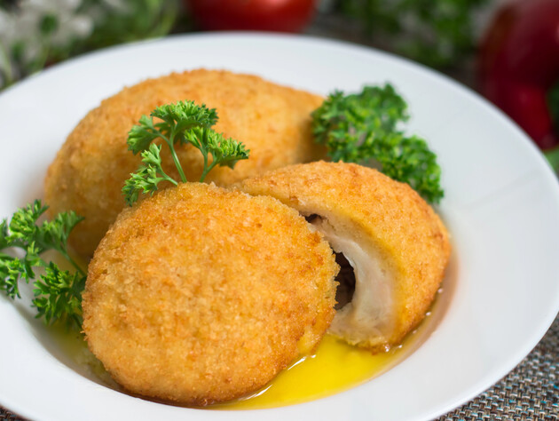 Загорніть це в куряче філе, щоб котлета по-київськи вийшла соковитою і смачною. Рецепт