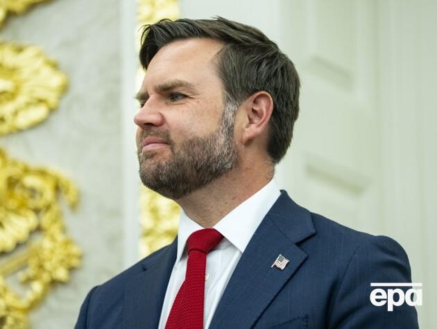 Офіс Венса просив армію США підняти рівень води у річці, якою він катався у човні – The Guardian