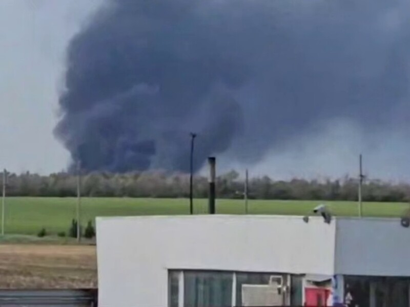 Ростовскую область ночью атаковали беспилотники. Загорелась база ГСМ