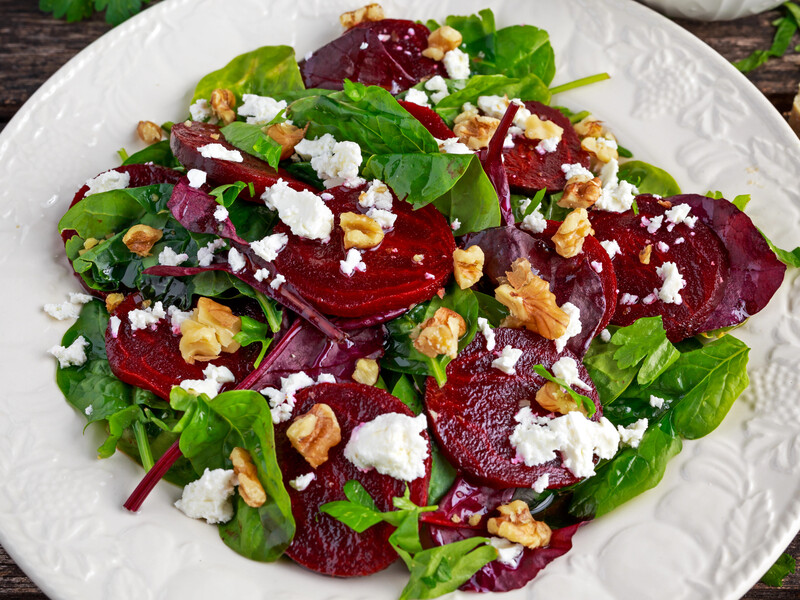 Просто перемешайте это – и получите невероятно вкусный летний салат. Быстрый рецепт