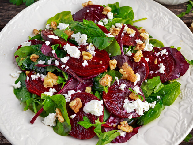 Просто перемешайте это – и получите невероятно вкусный летний салат. Быстрый рецепт