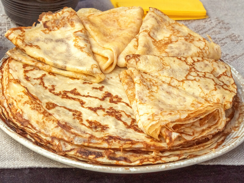 Благодаря этому секрету блины всегда будут тонкие и невероятно вкусные. Рецепт теста, которое не рвется