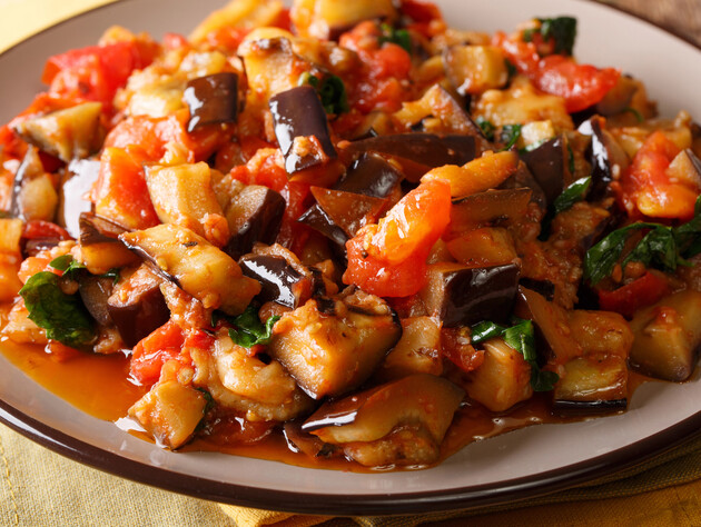 Смешайте баклажаны и картофель с этим – и получите невероятное рагу. Быстрый рецепт