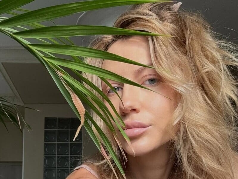 Нікітюк за півтора місяця після пологів засвітила свої форми в бікіні