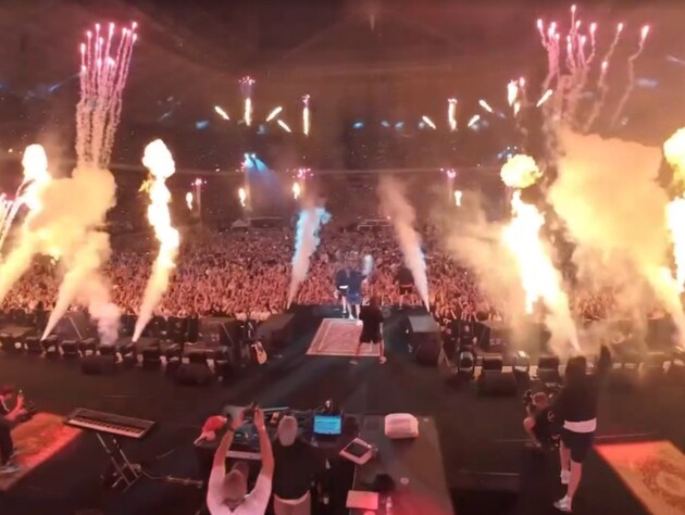 На концерті Коржа у Варшаві підняли прапор ОУН-УПА. Депутат Сейму подасть скаргу у прокуратуру