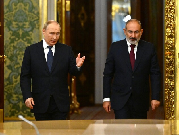 Пашинян пообщался с Путиным. Пресс-релизы из Еревана и Москвы отличаются упоминанием Украины