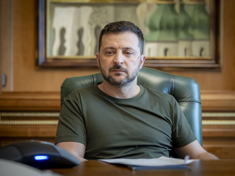 Зеленский предлагает разрешить мужчинам старше 18 лет выезд за границу. До какого возраста?