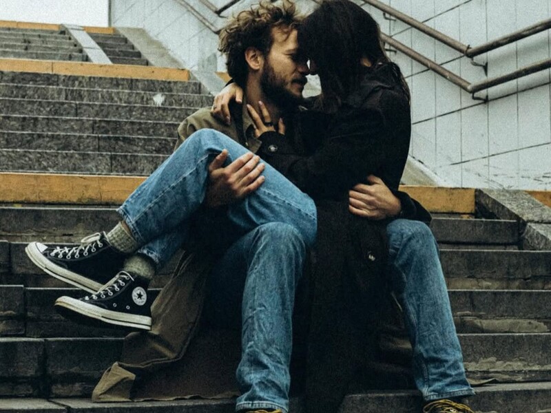 Дружина Темляка після скандалу зі звинуваченнями в насильстві й домаганнях зробила заяву про їхній шлюб