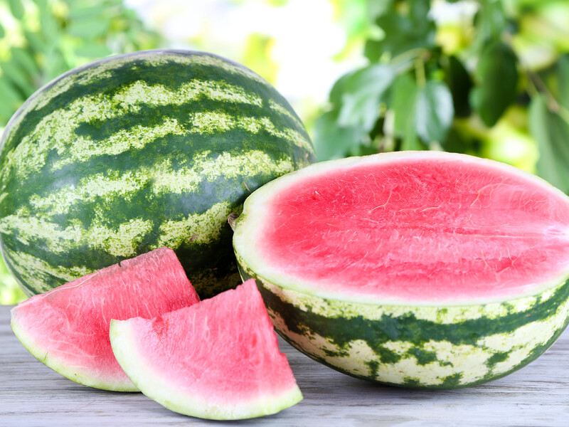 Этот секрет поможет выбрать самый спелый и сладкий арбуз. Назван главный признак созревшей ягоды