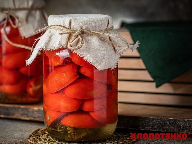 Покладіть це в кожну банку, щоб мати взимку соковиті мариновані томати. Покроковий рецепт консервації