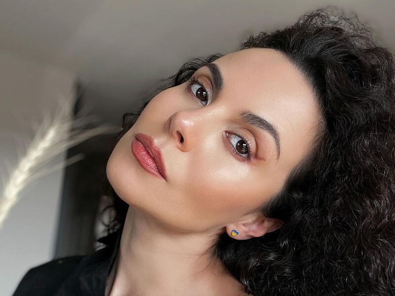 Каменських показала, що робить зі своїм обличчям. Відео