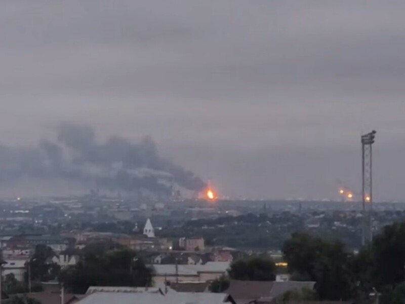 В РФ дроны атаковали Сызранский НПЗ, данные минобороны и губернатора о "работе ПВО" не совпали