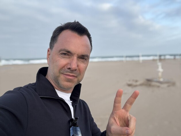 Арестович, Мосийчук и другие. YouTube заблокировал в Украине более трех десятков каналов, распространявших российские нарративы