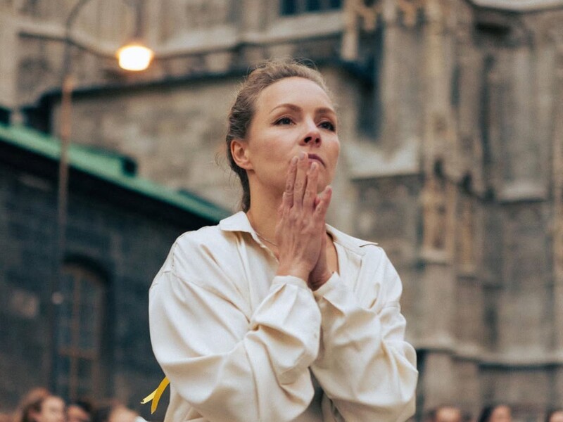 Шоптенко публічно звернулася до свого першого чоловіка Дікусара, який служить на фронті