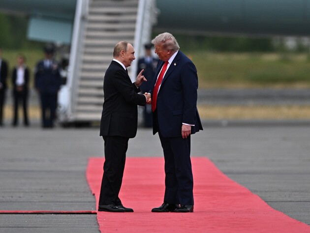 Трамп и Путин встретились на Аляске – и поехали на встречу в одном автомобиле. Видео