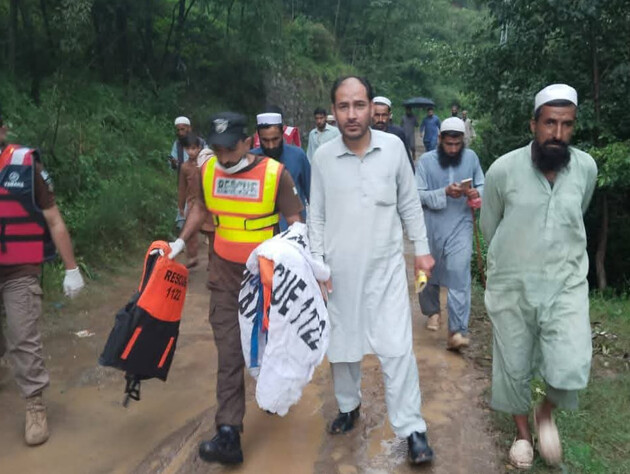 Понад 200 людей загинули через повені в Пакистані