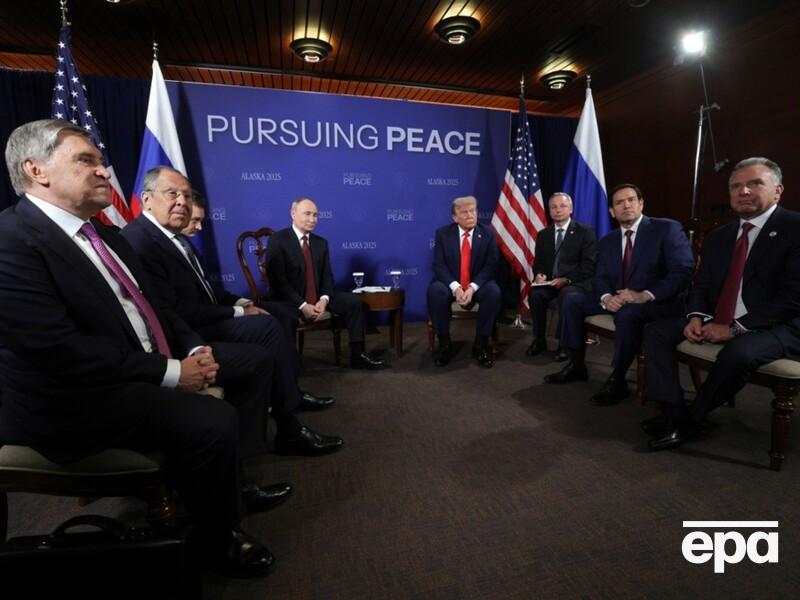 Самая продолжительная встреча. Переговоры Путина и Трампа "в узком составе" закончились