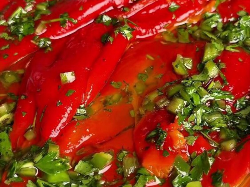 Перемастіть запечений перець цим – і отримаєте найкращу закуску. Швидкий і простий рецепт