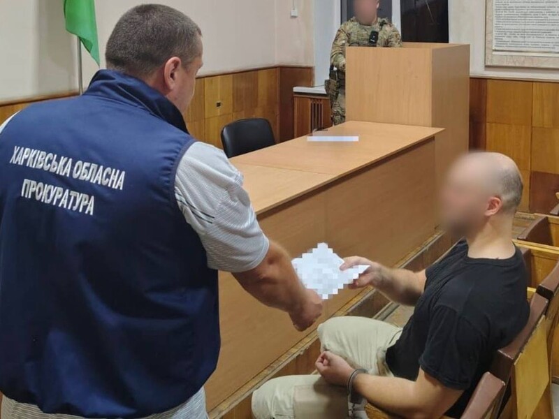 "Вместо благодарности – нож в шею". В Харькове произошло нападение на полицейского и сотрудников ТЦК