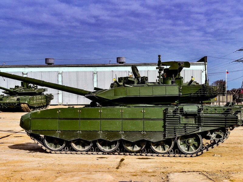 Украинские операторы дронов уничтожили самый современный российский танк. Видео