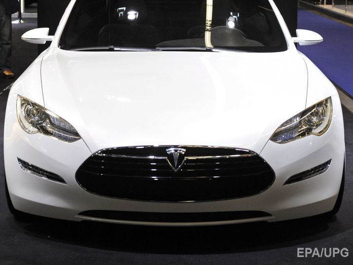 Tesla почне масове виробництво бюджетної моделі у вересні