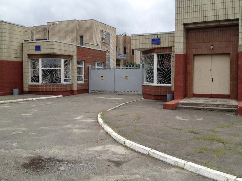 У Києві мобілізований порізав собі руки й шию, у ТЦК відреагували. Фото, відео