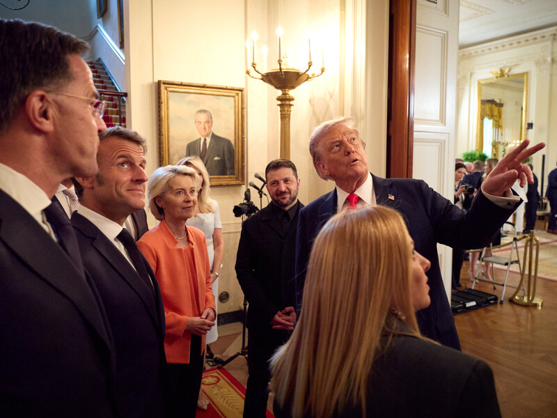 Переговори Трампа й Зеленського тривають. Глава Білого дому переривав зустріч, щоб поговорити з Путіним – ЗМІ