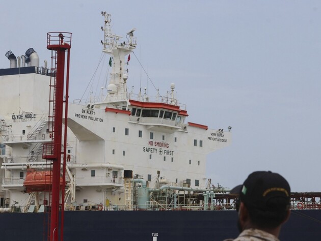 Индия снова покупает нефть из РФ, несмотря на санкции Трампа – СМИ