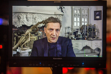 Как Украина заберет Крым и Донбасс, что не так с Дудем, Трамп. Стрим Гордона с Невзоровым. Трансляция