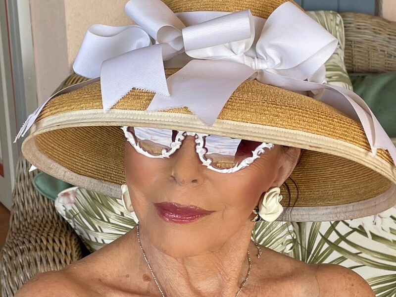 92-річна Коллінз вразила знімками в купальнику. Фото