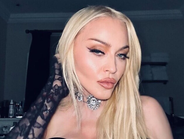 67-річна Мадонна в обтислому корсеті показала унікальні фото з молодшим на 38 років бойфрендом