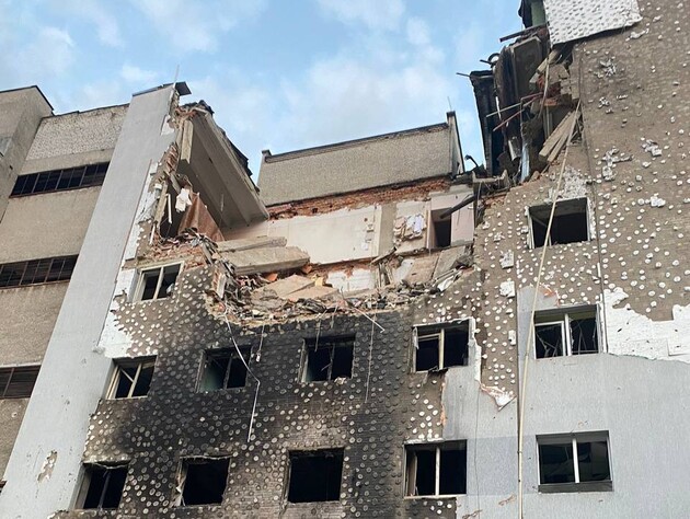 У Львові обстрілом окупантів пошкоджено десятки будинків, є жертва. Фото, відео