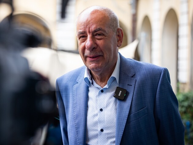 Президент Угорщини написав пост щодо ракетного обстрілу Мукачева, а потім прибрав згадку РФ