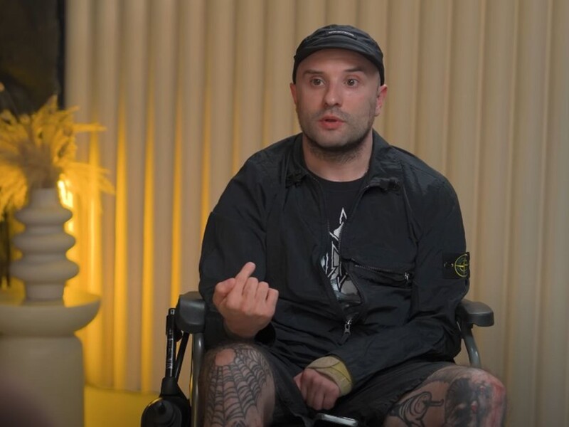 Комик Розовый заявил, что перевел бывшей жене 500 тыс. грн, которые люди собирали ему на реабилитацию