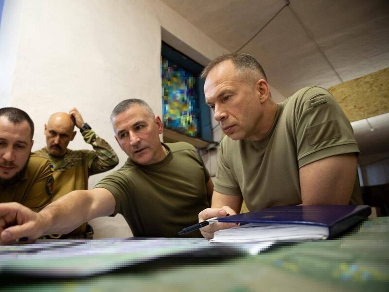 Мадяр, Редис и Марченко. Сырский заслушал доклады в районе Доброполья и отметил результат новых корпусов