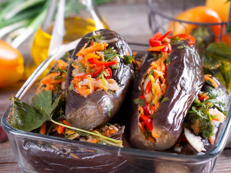 Приготовьте этот маринад – и получатся невероятно вкусные баклажаны с пикантным вкусом. Рецепт