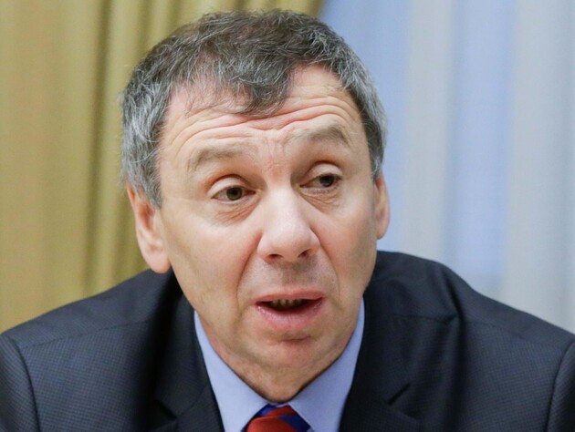 Прокремлівського політолога, який визнав, що РФ збила літак AZAL, оголосили 